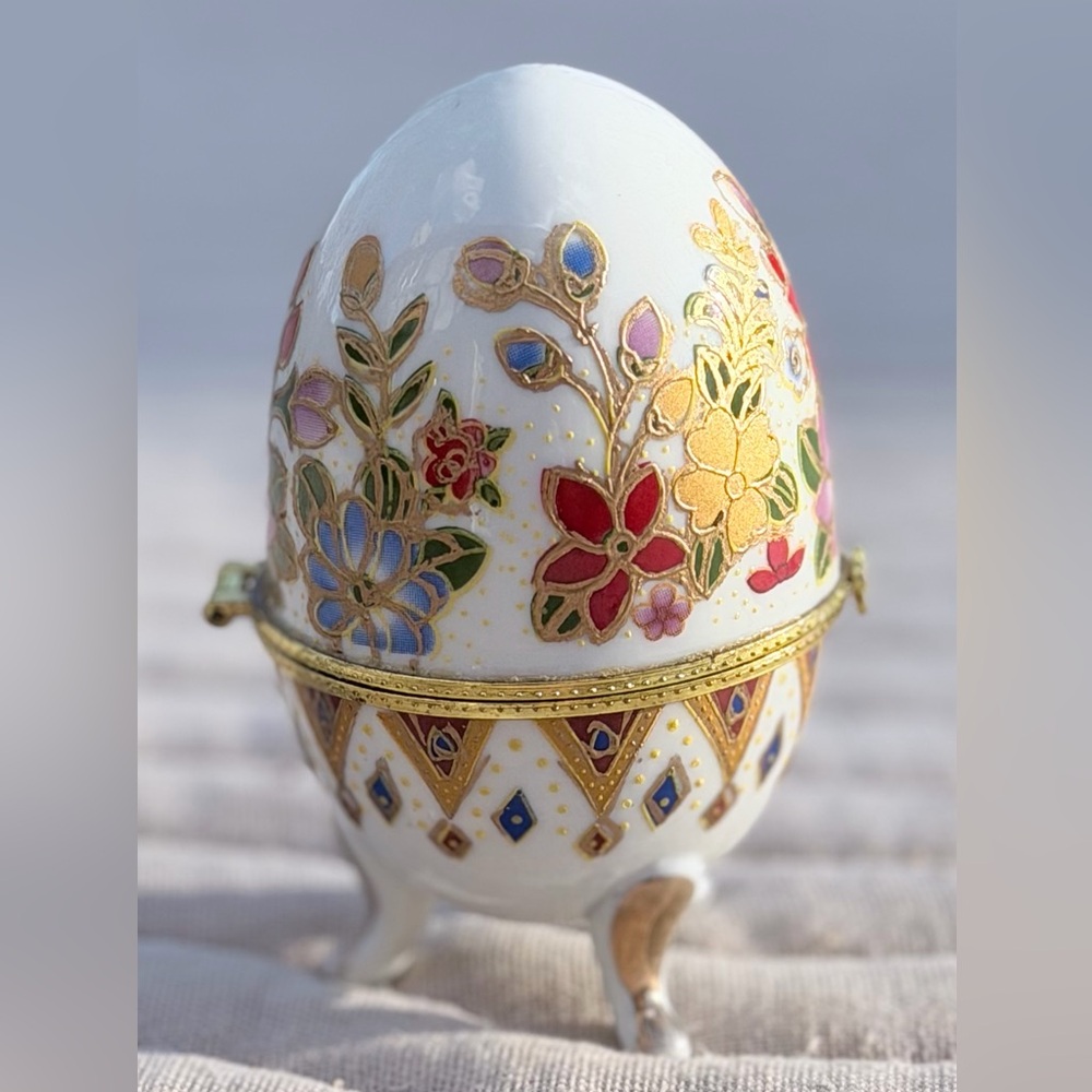 Vintage Decorative Porcelain Floral Egg Trinket Box, 4”H, EUC - Picture 2 of 5